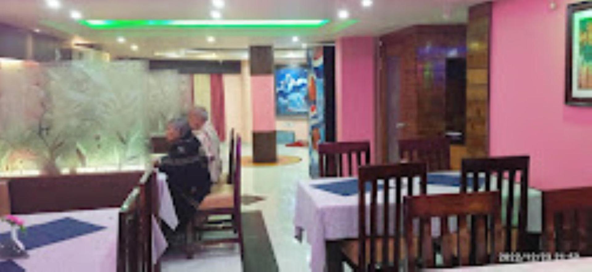 Gokul Plaza Hotel Bhubaneswar Bagian luar foto